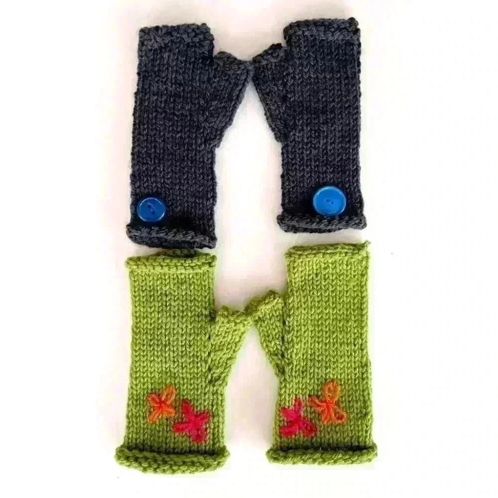 Children’s Fingerless Mittens in Grey and Green